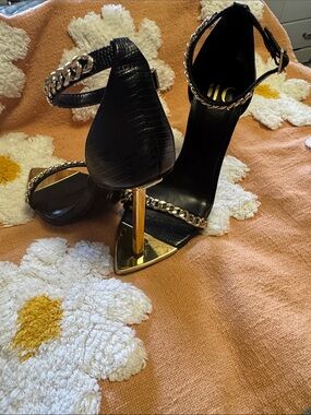 Jennifer Lopez Black High-Heel Sandals with Gold Accents and Chain